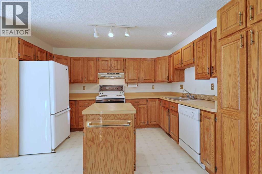 116 Scenic Acres Drive NW, Calgary, Alberta