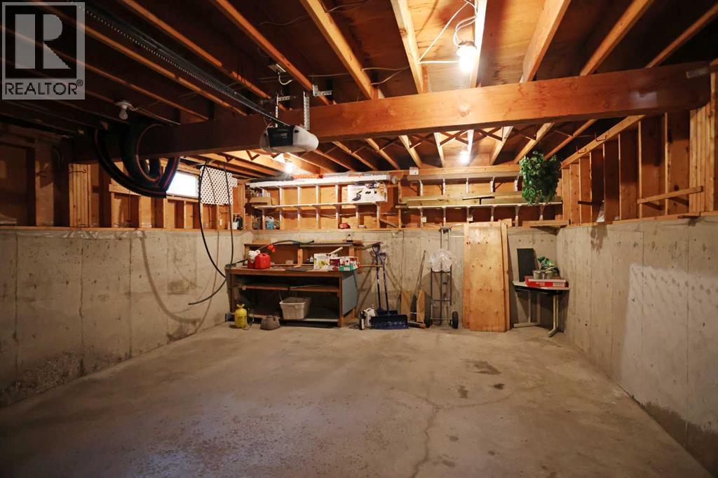 Single Family House 4 Level for Sale in  Scenic Acres Drive NW Scenic Acres Calgary 