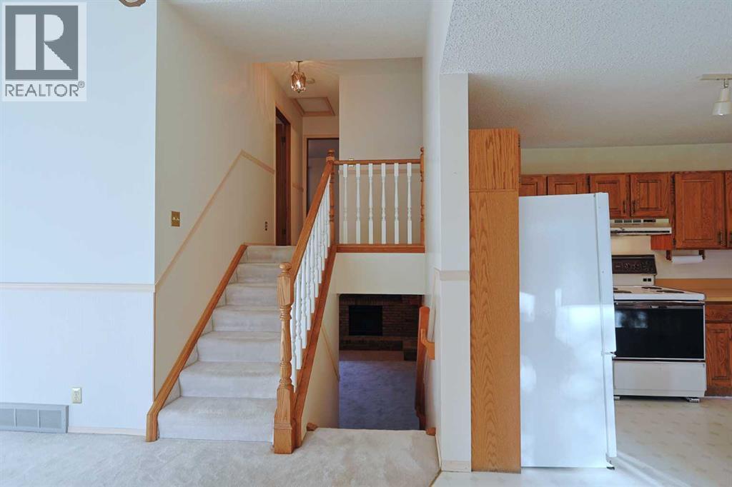 Single Family House 4 Level for Sale in  Scenic Acres Drive NW Scenic Acres Calgary 