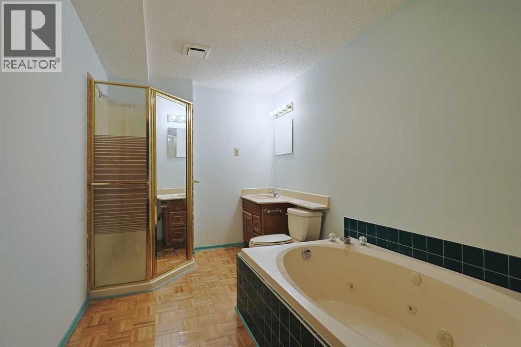 Single Family House 4 Level for Sale in  Scenic Acres Drive NW Scenic Acres Calgary 