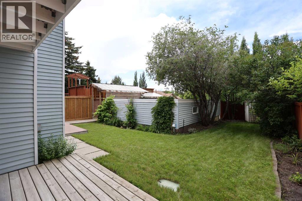Single Family House 4 Level for Sale in  Scenic Acres Drive NW Scenic Acres Calgary 