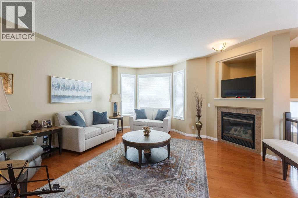 Photo 3 of 136 Country Hills Gardens Nw, Calgary AB