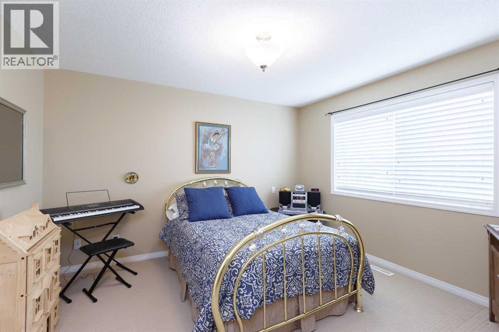 Photo 17 of 136 Country Hills Gardens Nw, Calgary AB