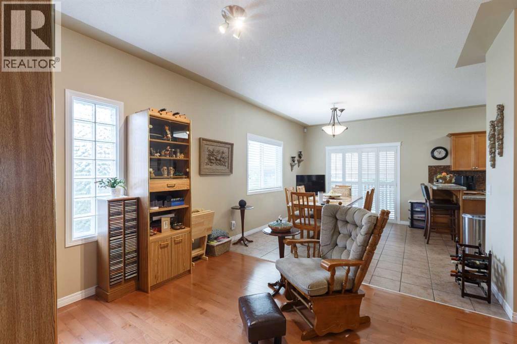 Photo 6 of 136 Country Hills Gardens Nw, Calgary AB