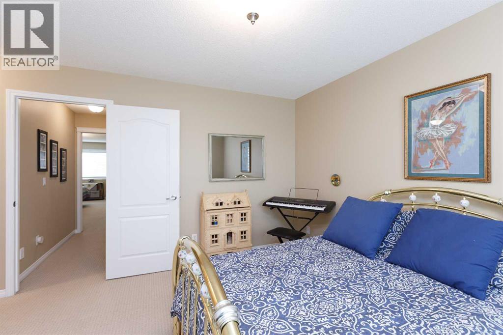Photo 1 of 136 Country Hills Gardens Nw, Calgary AB
