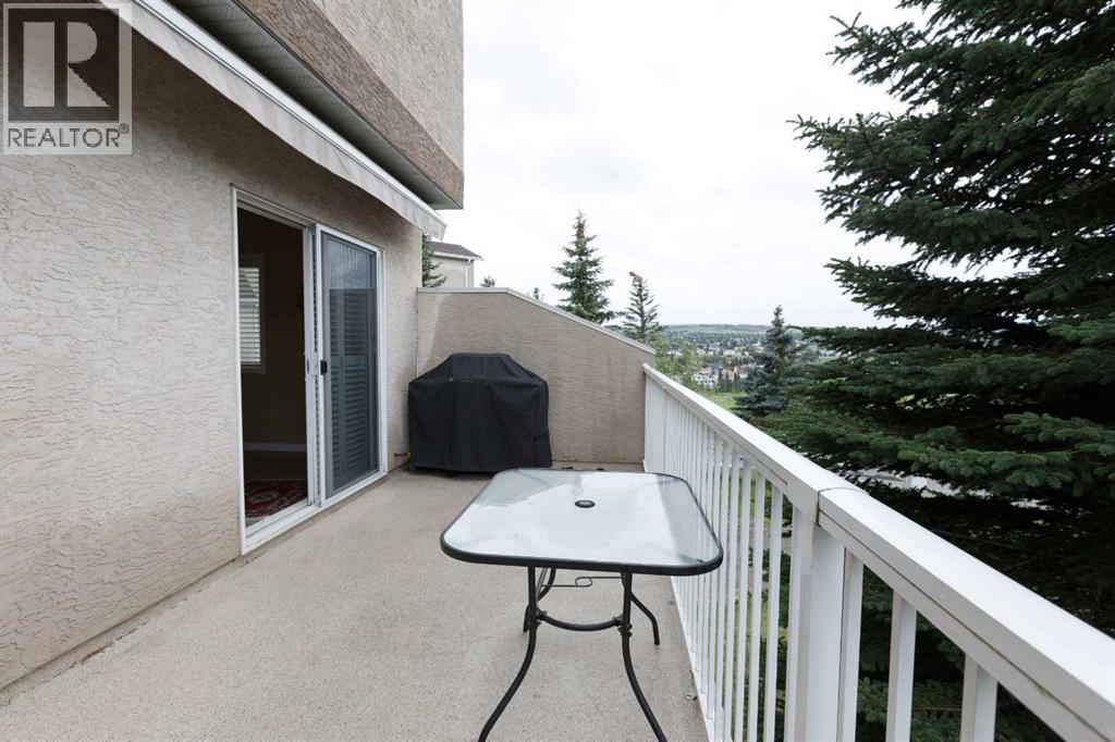 Photo 33 of 136 Country Hills Gardens Nw, Calgary AB