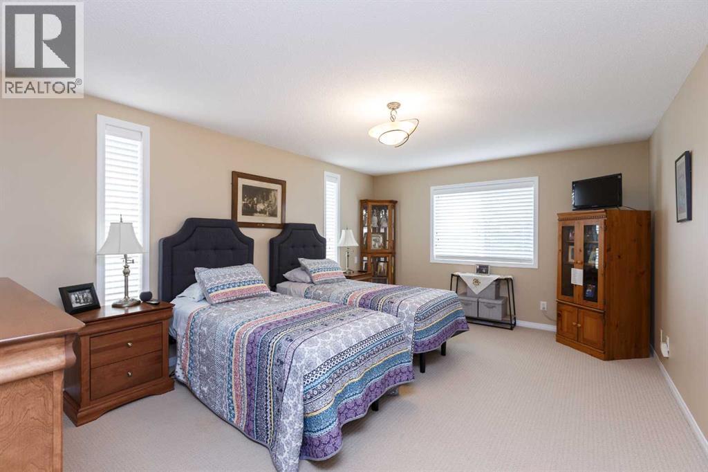 Photo 5 of 136 Country Hills Gardens Nw, Calgary AB