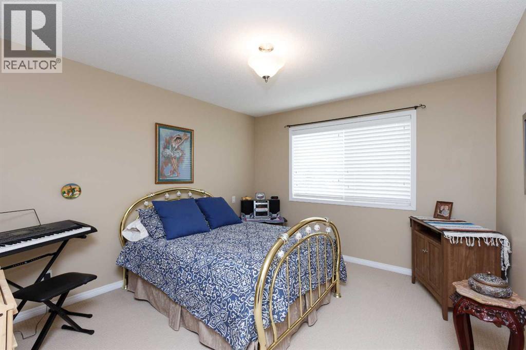 Photo 22 of 136 Country Hills Gardens Nw, Calgary AB