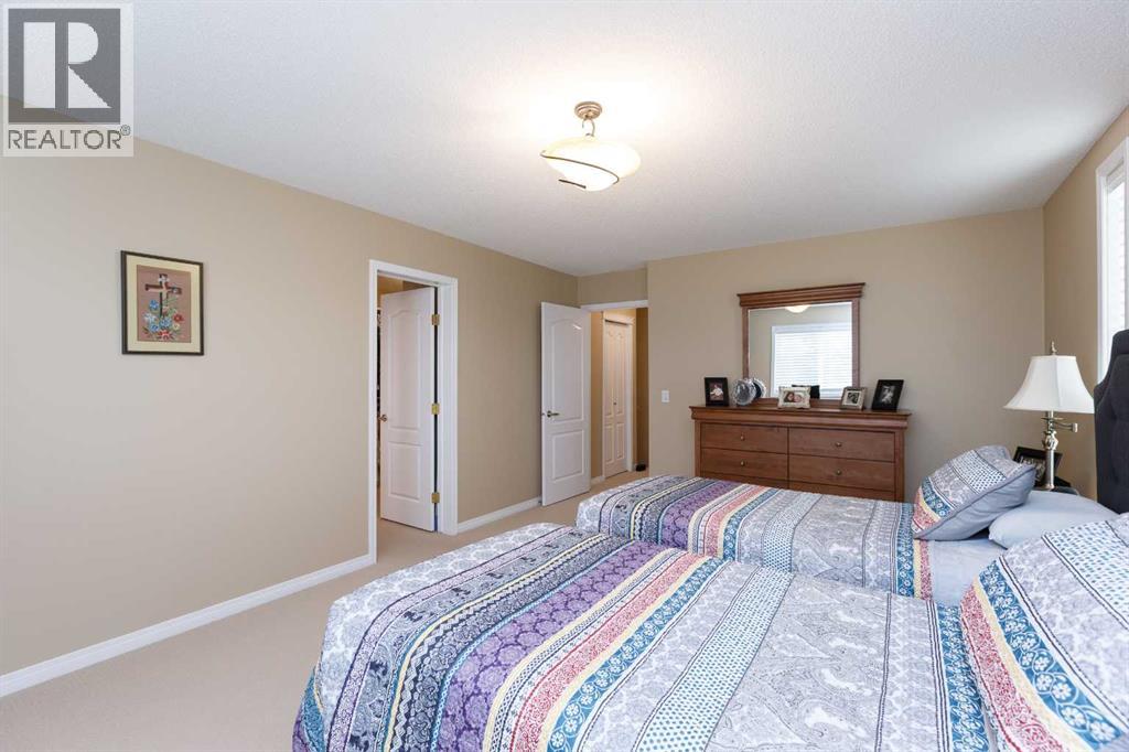 Photo 18 of 136 Country Hills Gardens Nw, Calgary AB