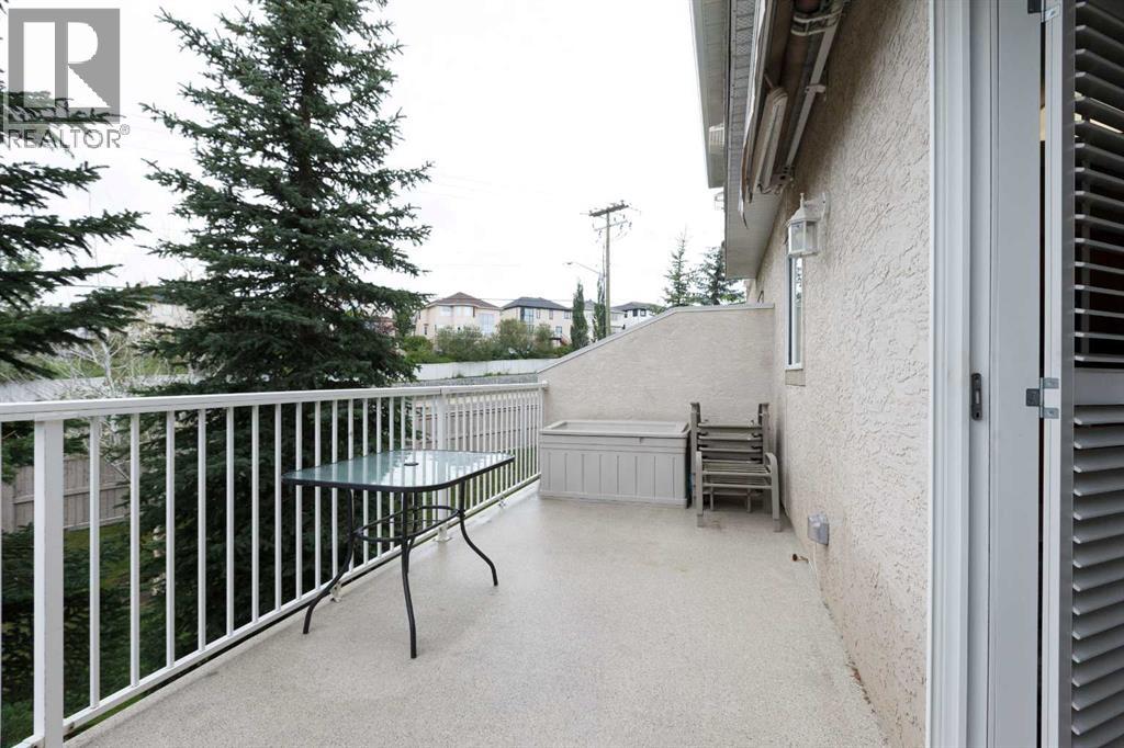 Photo 11 of 136 Country Hills Gardens Nw, Calgary AB
