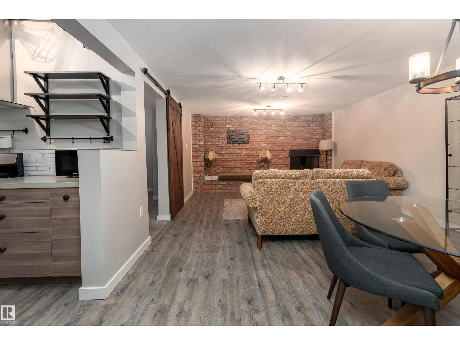 Photo 7 of 6004 102 Av Nw, Edmonton AB