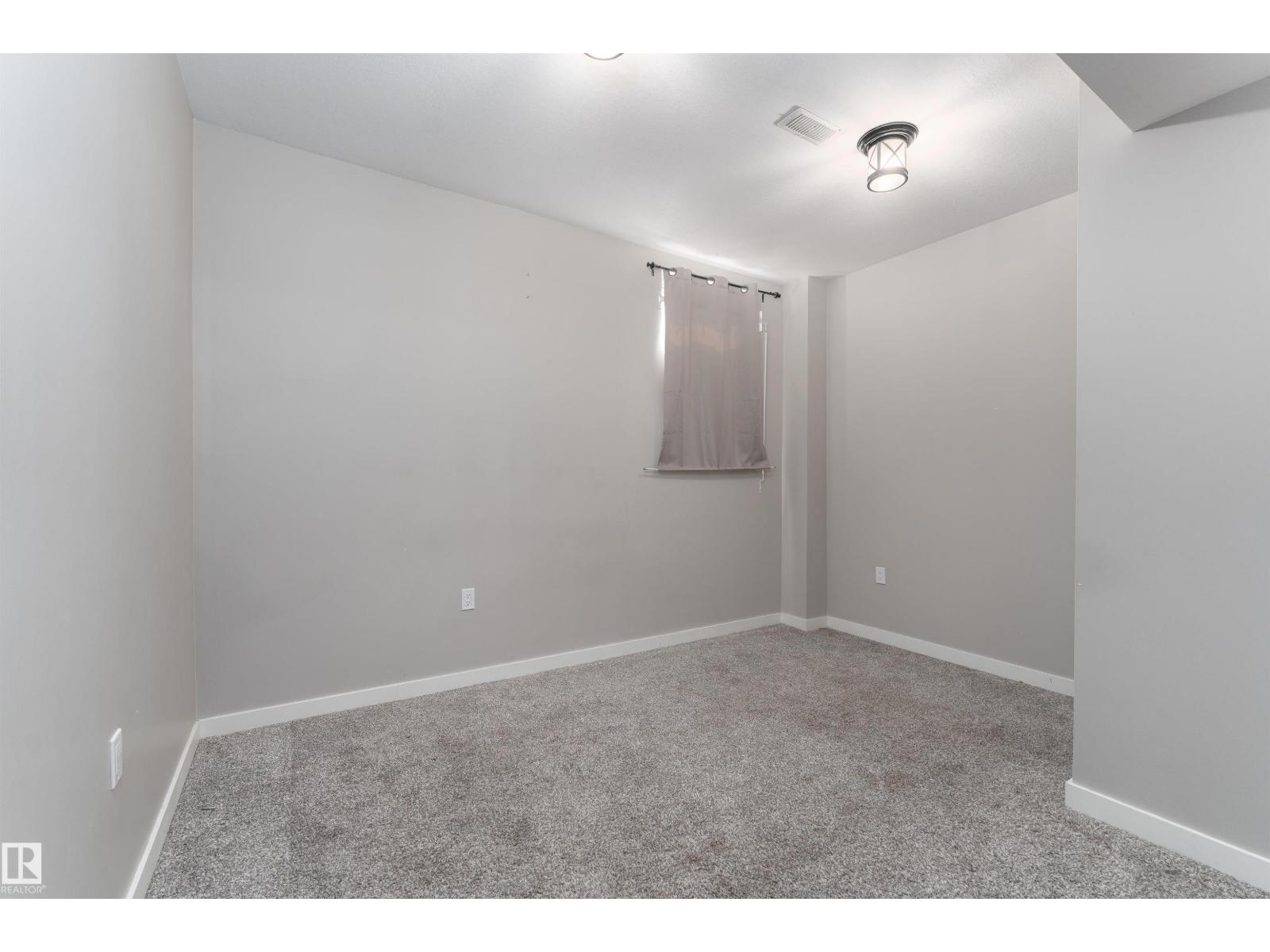 Photo 6 of 6004 102 Av Nw, Edmonton AB
