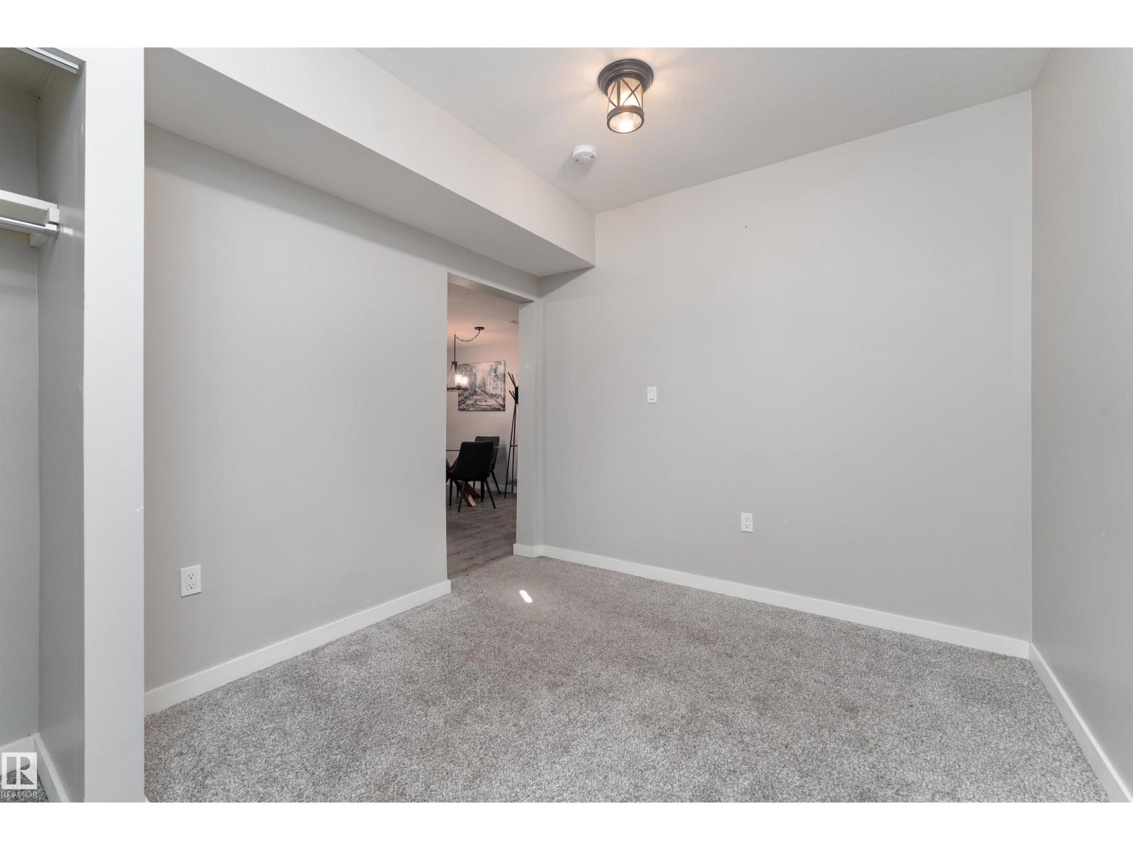 Photo 3 of 6004 102 Av Nw, Edmonton AB