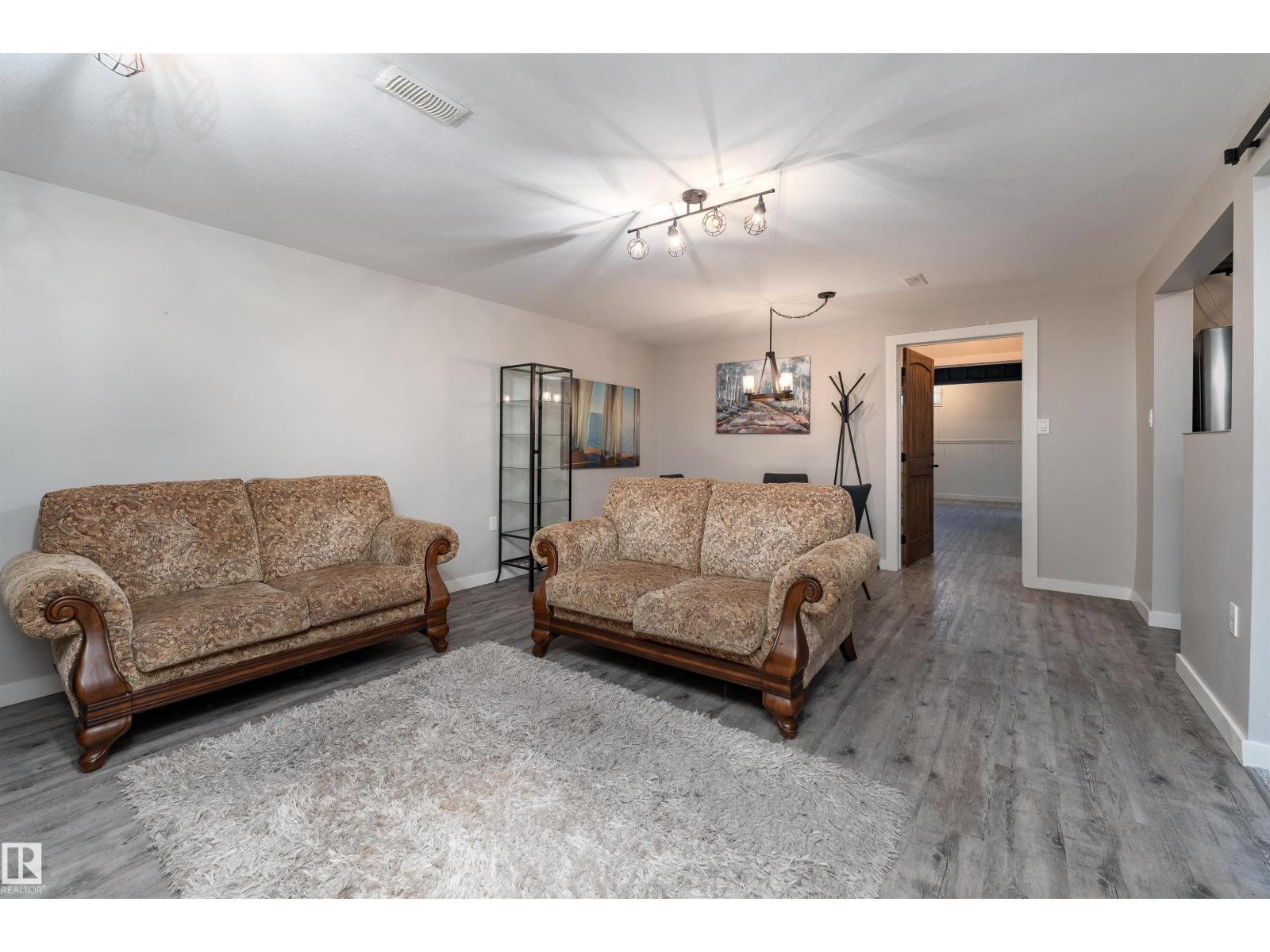 Photo 49 of 6004 102 Av Nw, Edmonton AB