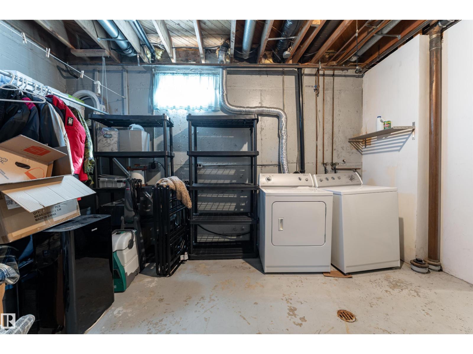 Photo 9 of 6004 102 Av Nw, Edmonton AB