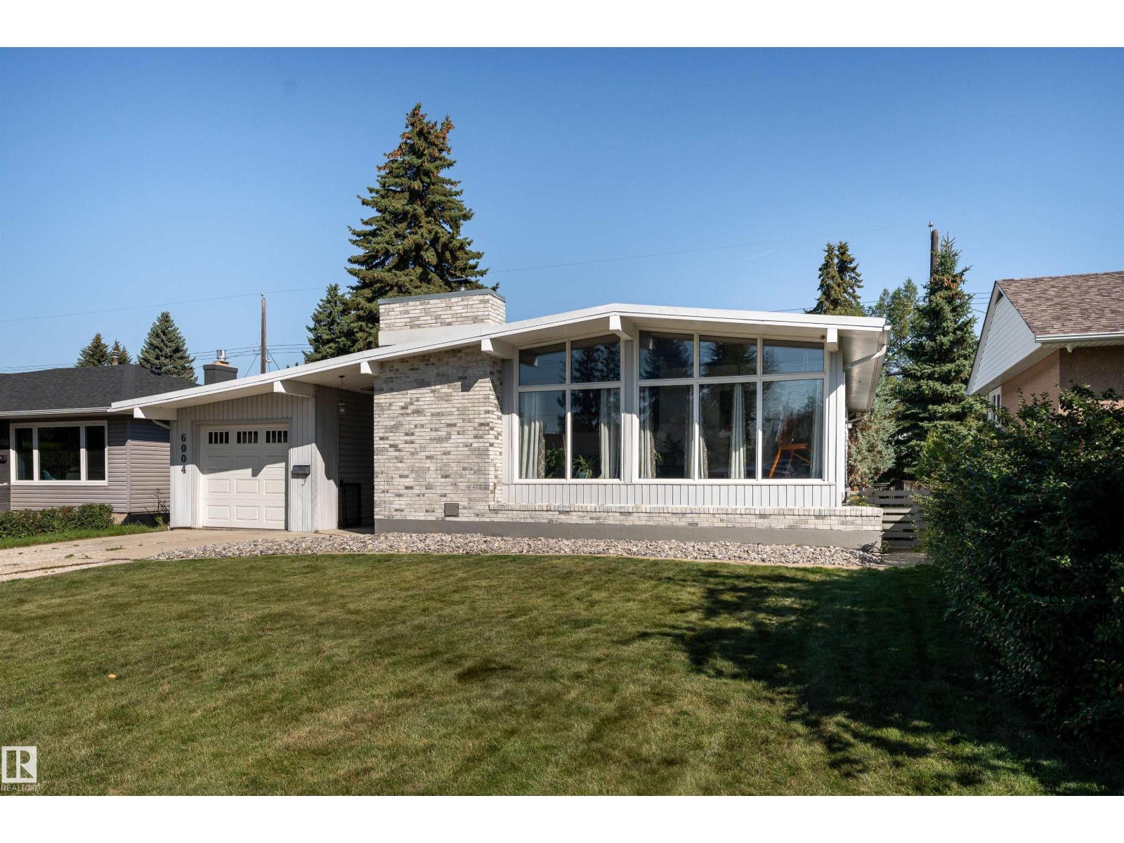 Photo 4 of 6004 102 Av Nw, Edmonton AB