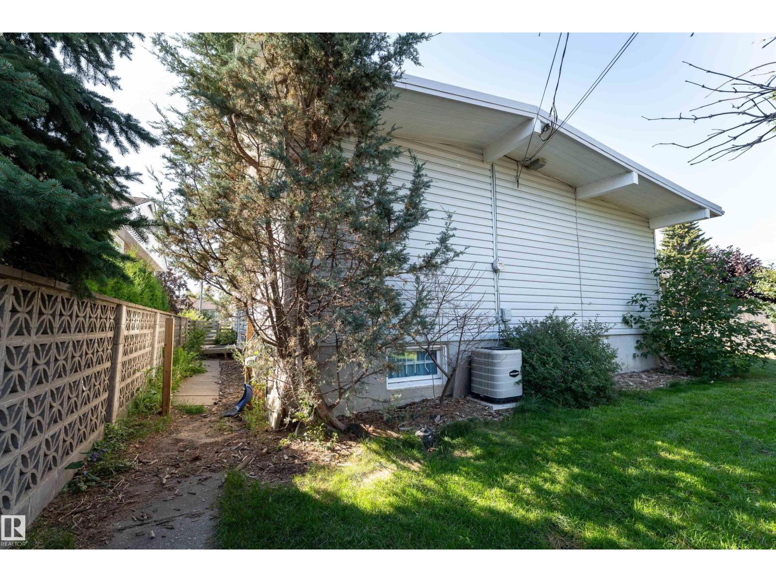 Photo 21 of 6004 102 Av Nw, Edmonton AB