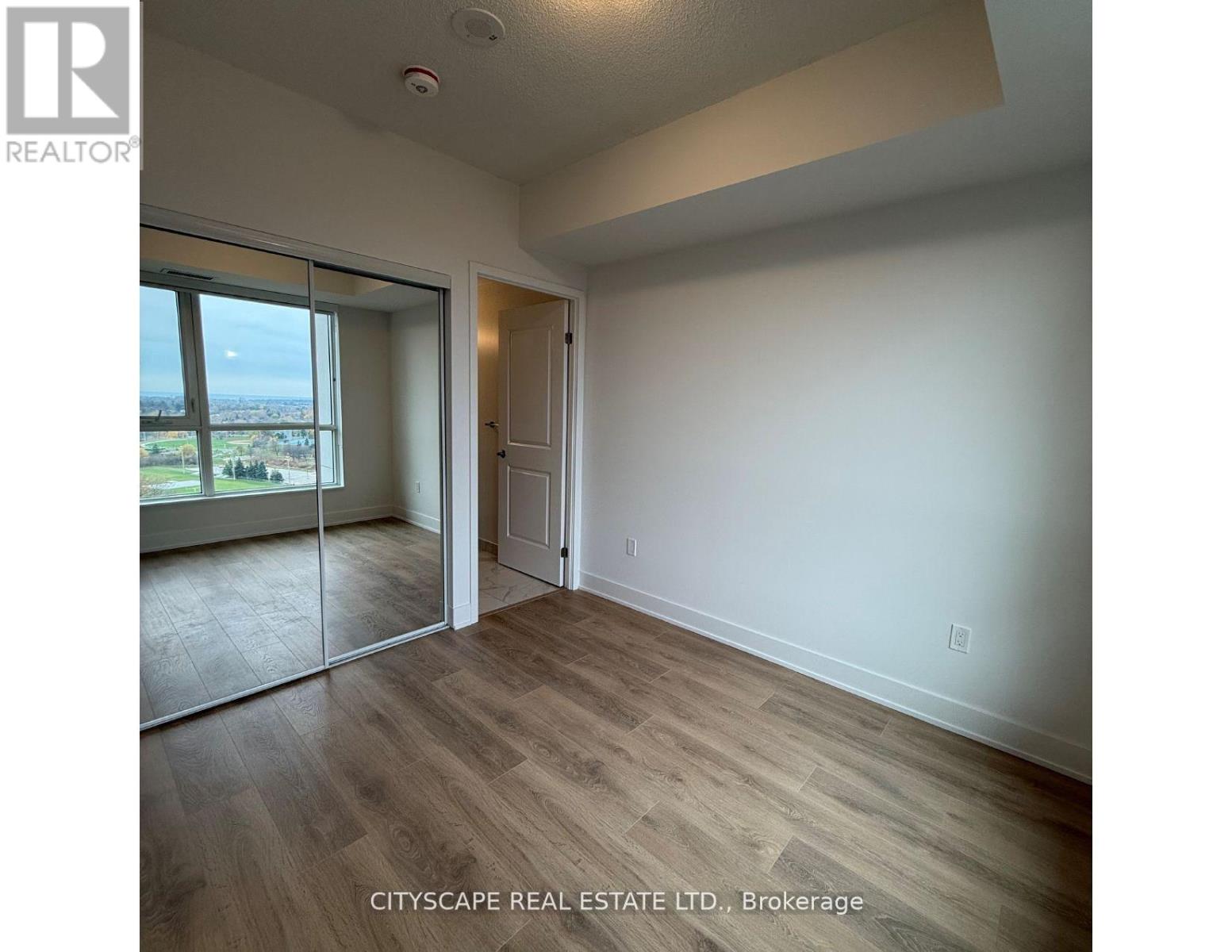 Photo 12 of 1410 202 Burnhamthorpe Road E, Mississauga ON