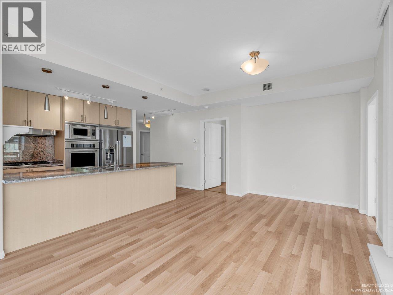 Photo 5 of 1905 1211 Melville Street, Vancouver BC