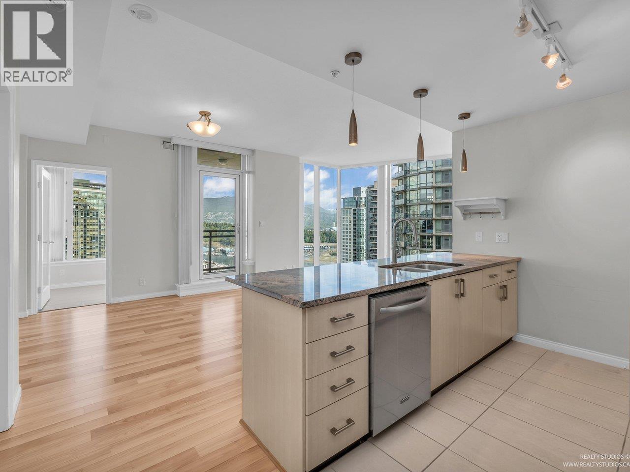Photo 3 of 1905 1211 Melville Street, Vancouver BC