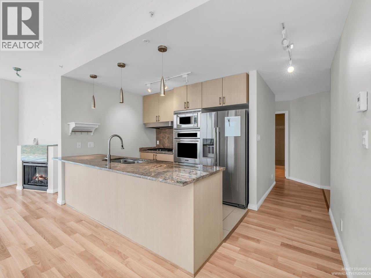 Photo 9 of 1905 1211 Melville Street, Vancouver BC