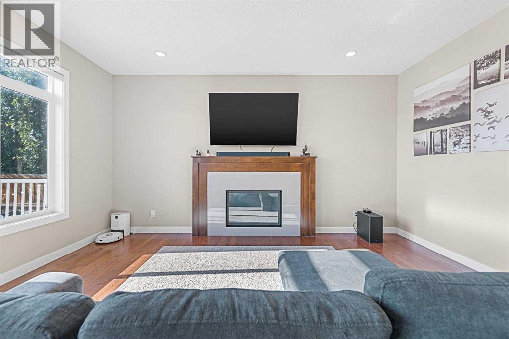 Photo 9 of 237 Panton Way Nw, Calgary AB