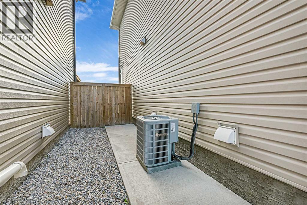 Photo 30 of 237 Panton Way Nw, Calgary AB
