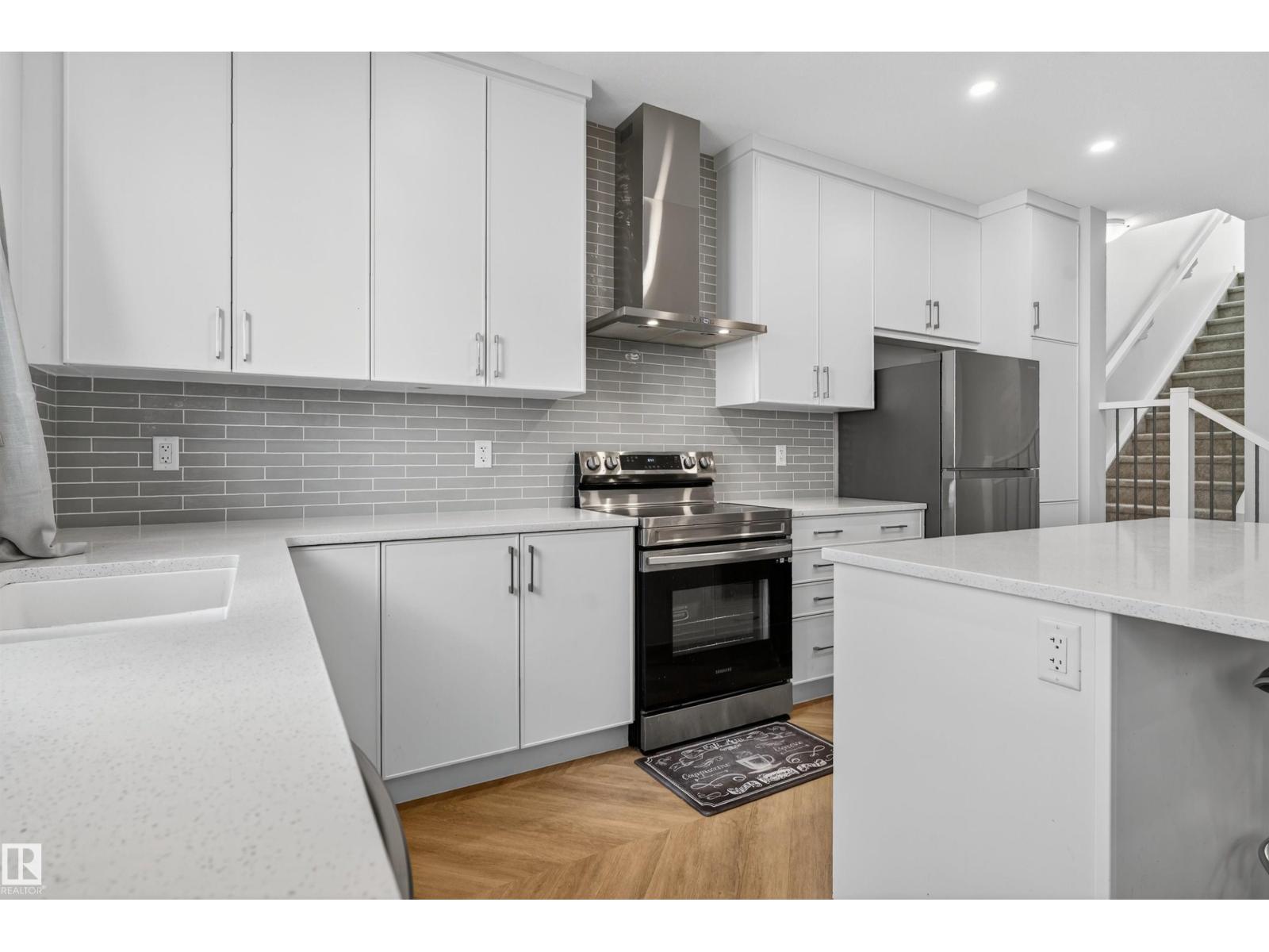 Photo 14 of 20806 19 A Av Nw, Edmonton AB