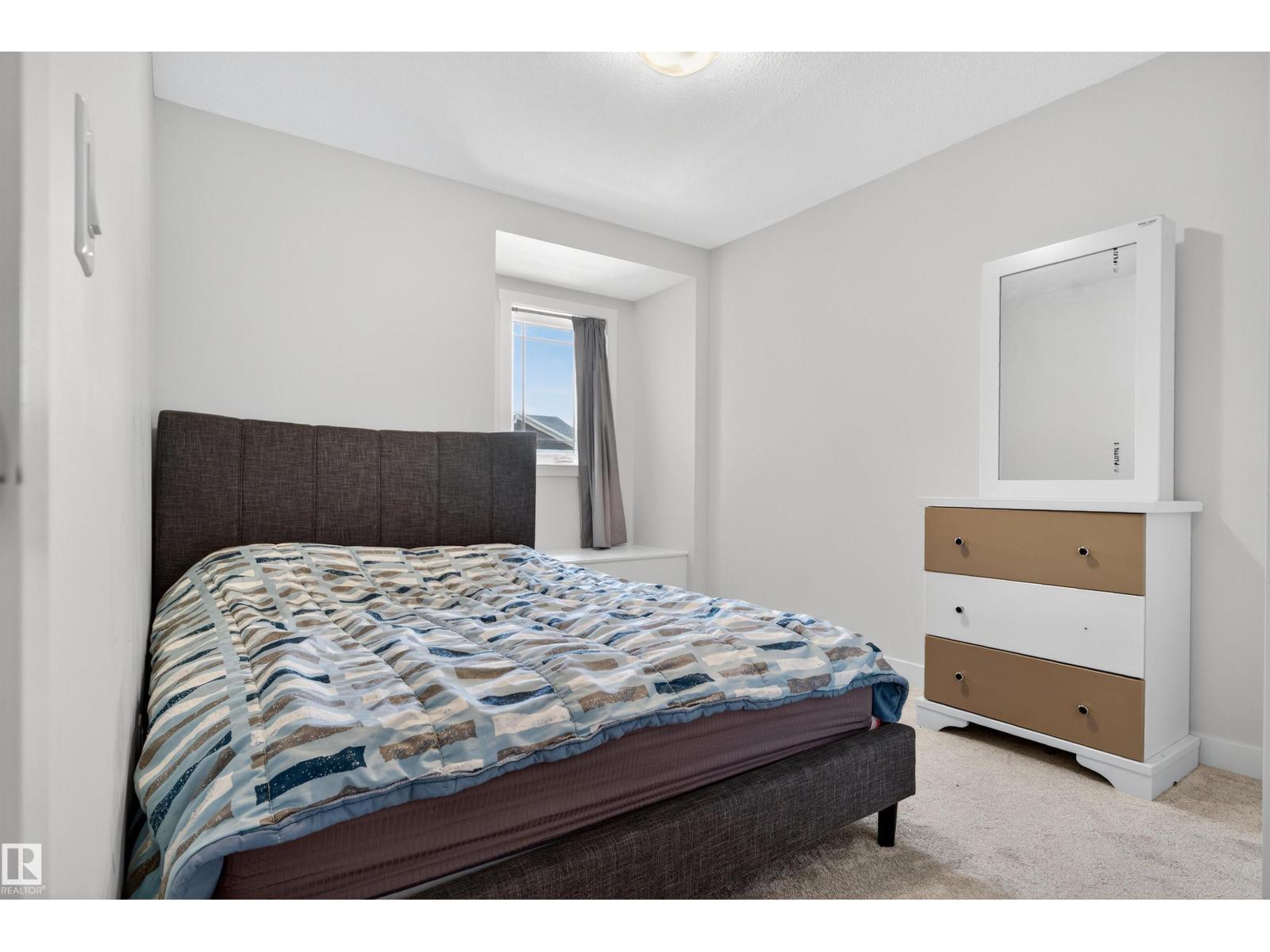 Photo 37 of 20806 19 A Av Nw, Edmonton AB
