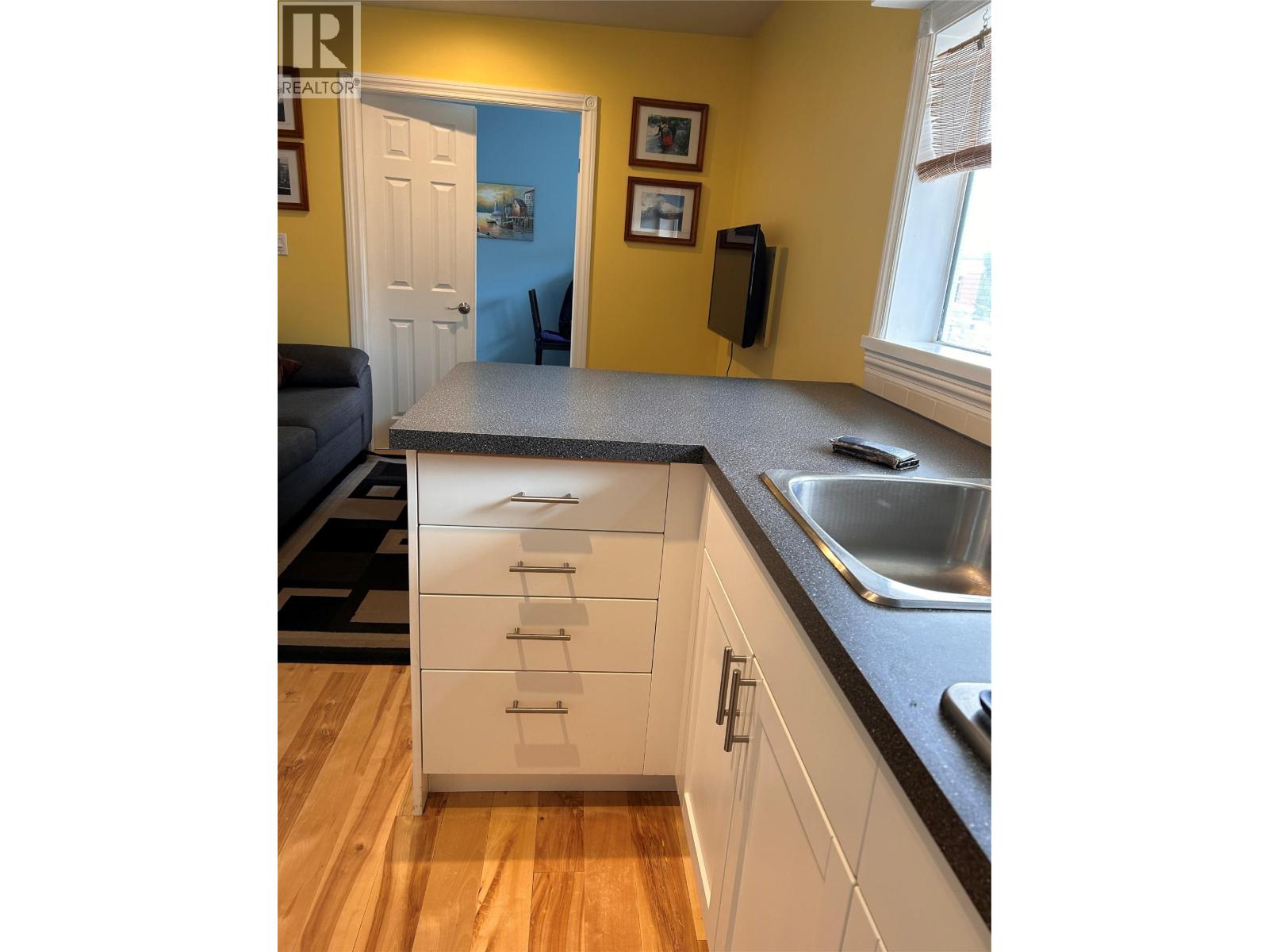 2044 Washington Street Unit# 8, Rossland