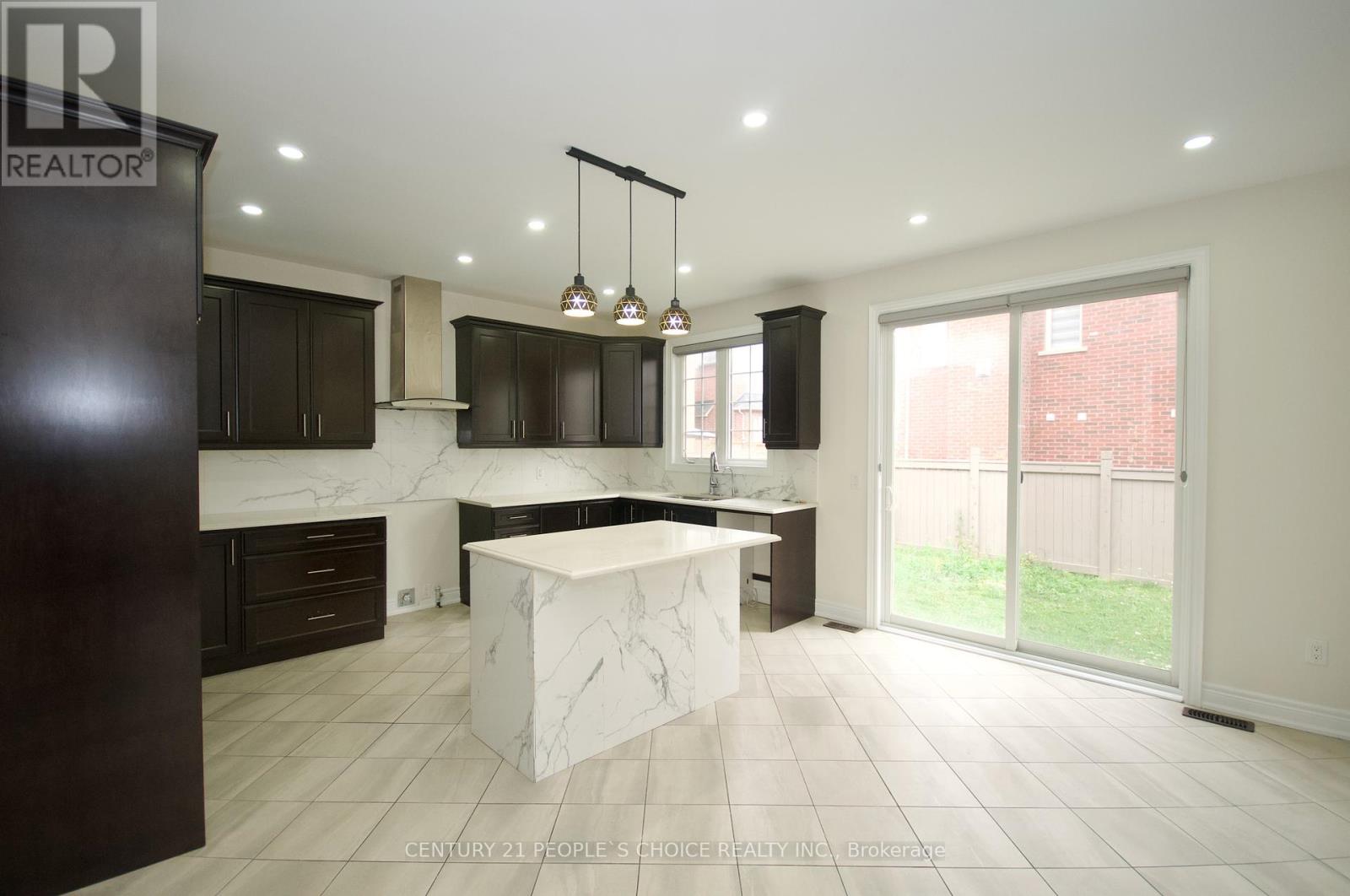 Photo 10 of 42 Seymour Road, Brampton ON