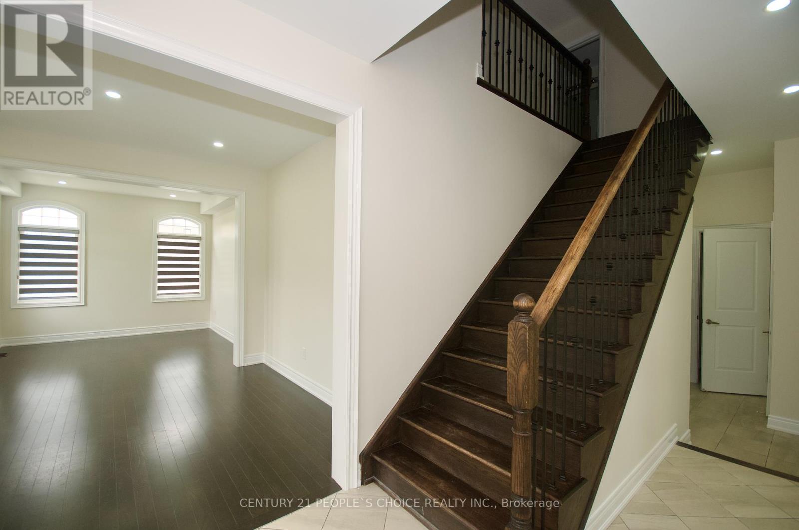 Photo 12 of 42 Seymour Road, Brampton ON