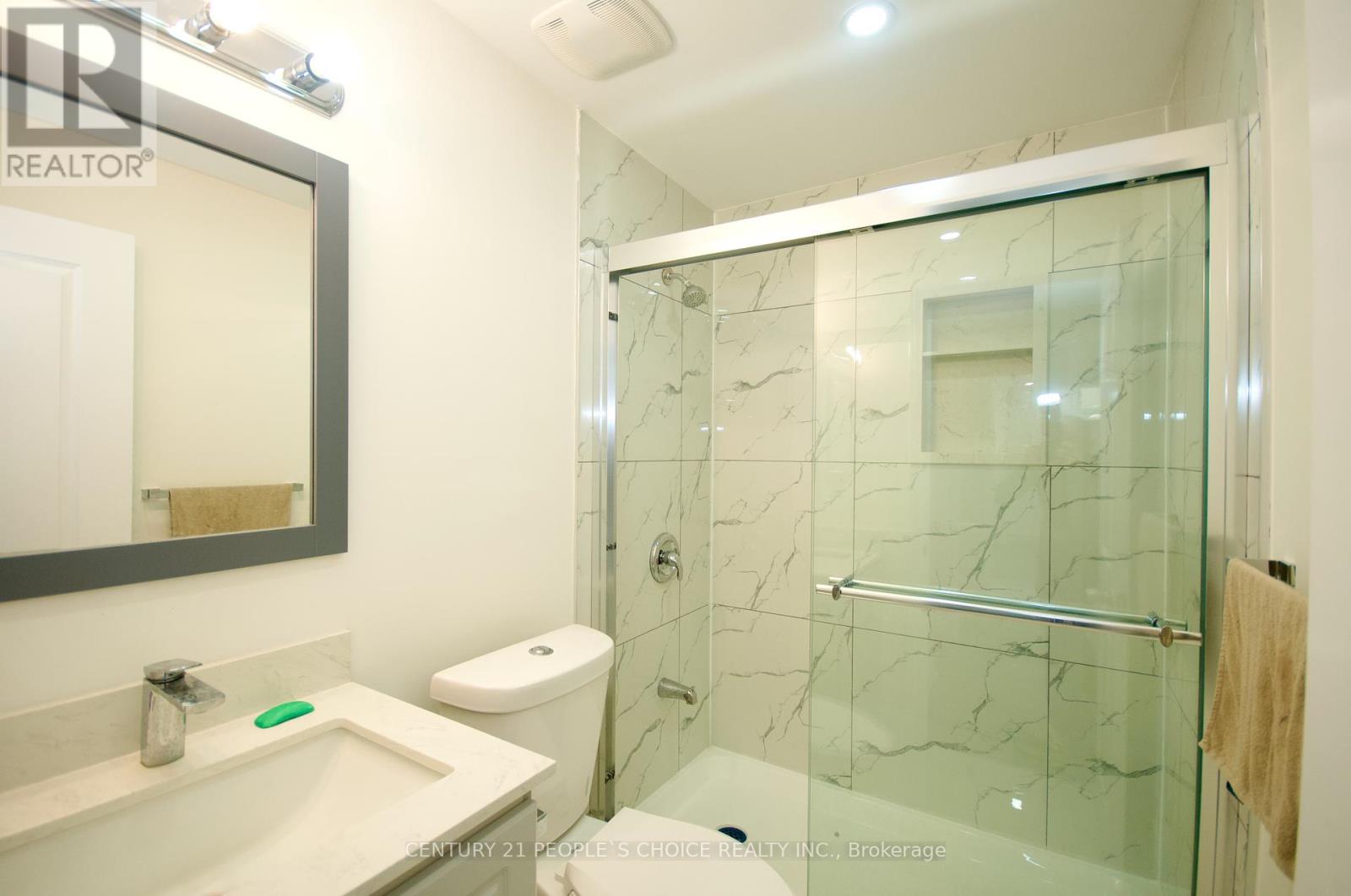 Photo 26 of 42 Seymour Road, Brampton ON