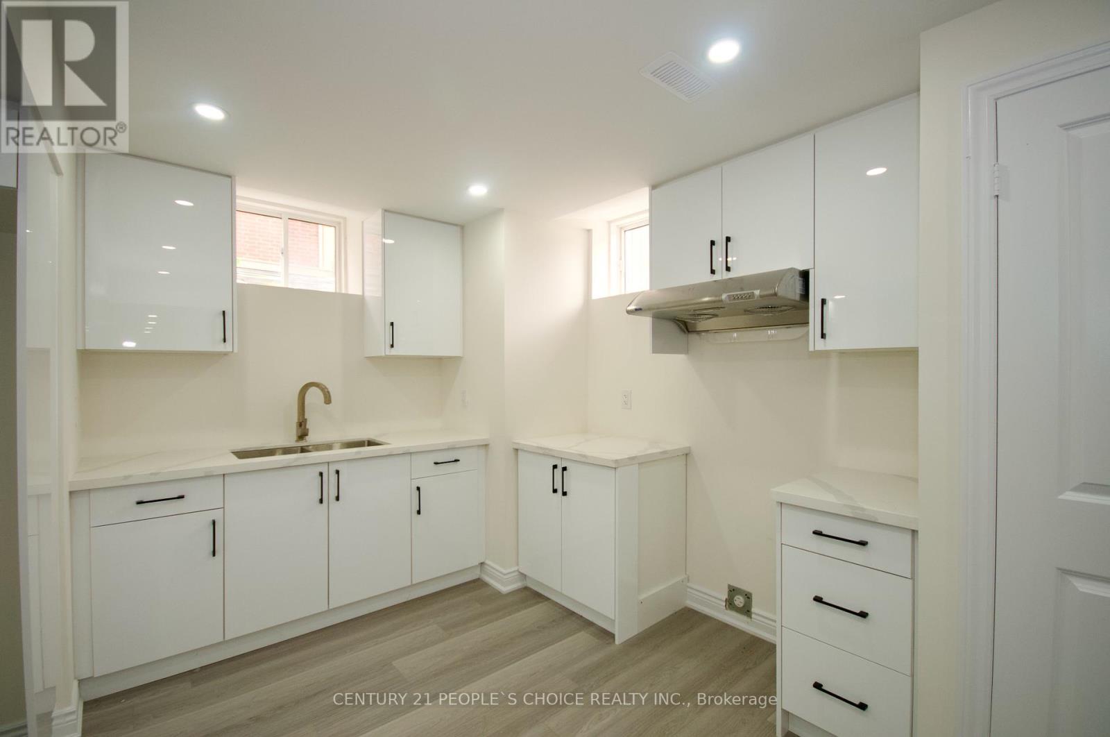 Photo 23 of 42 Seymour Road, Brampton ON