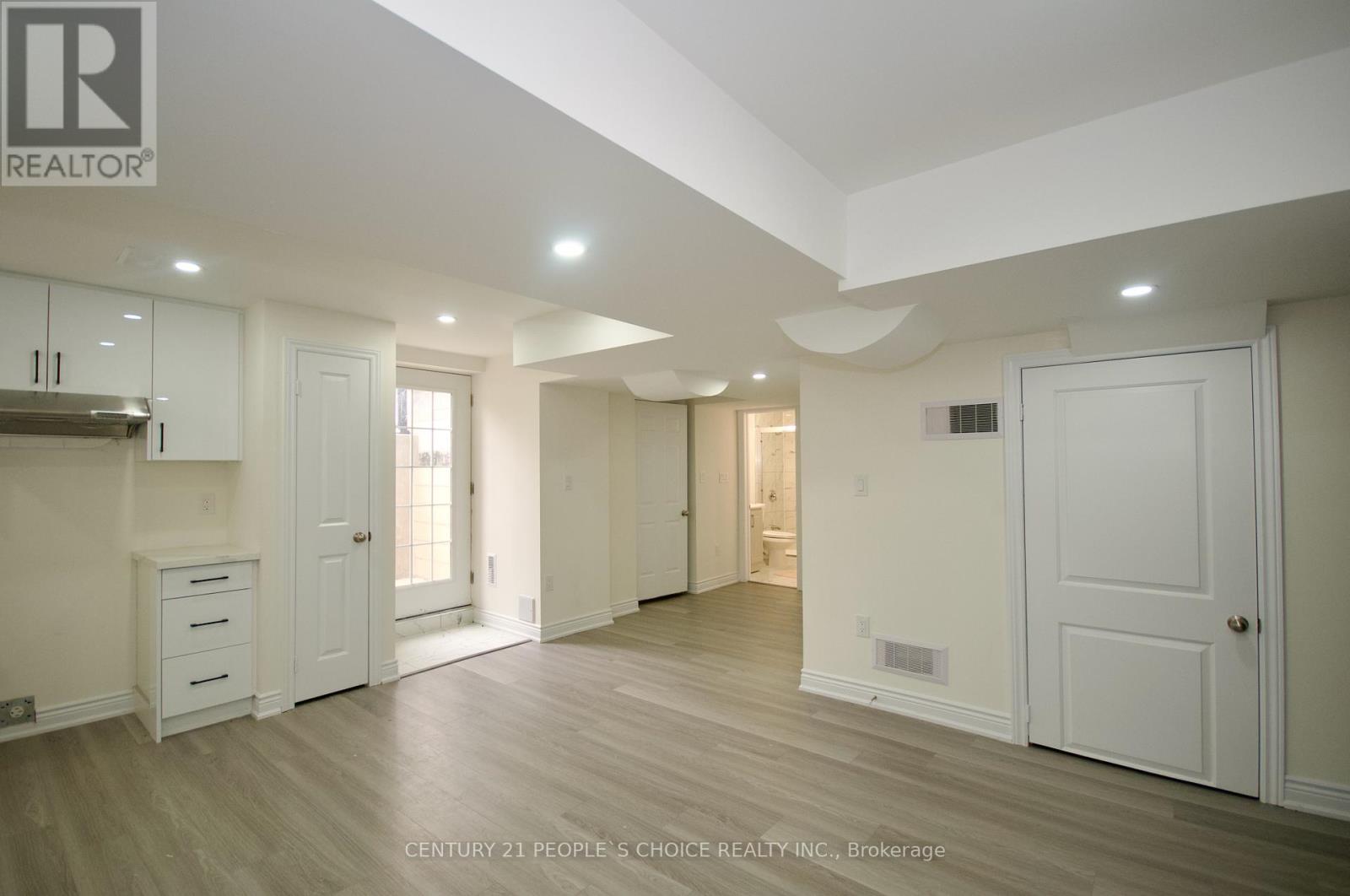 Photo 25 of 42 Seymour Road, Brampton ON