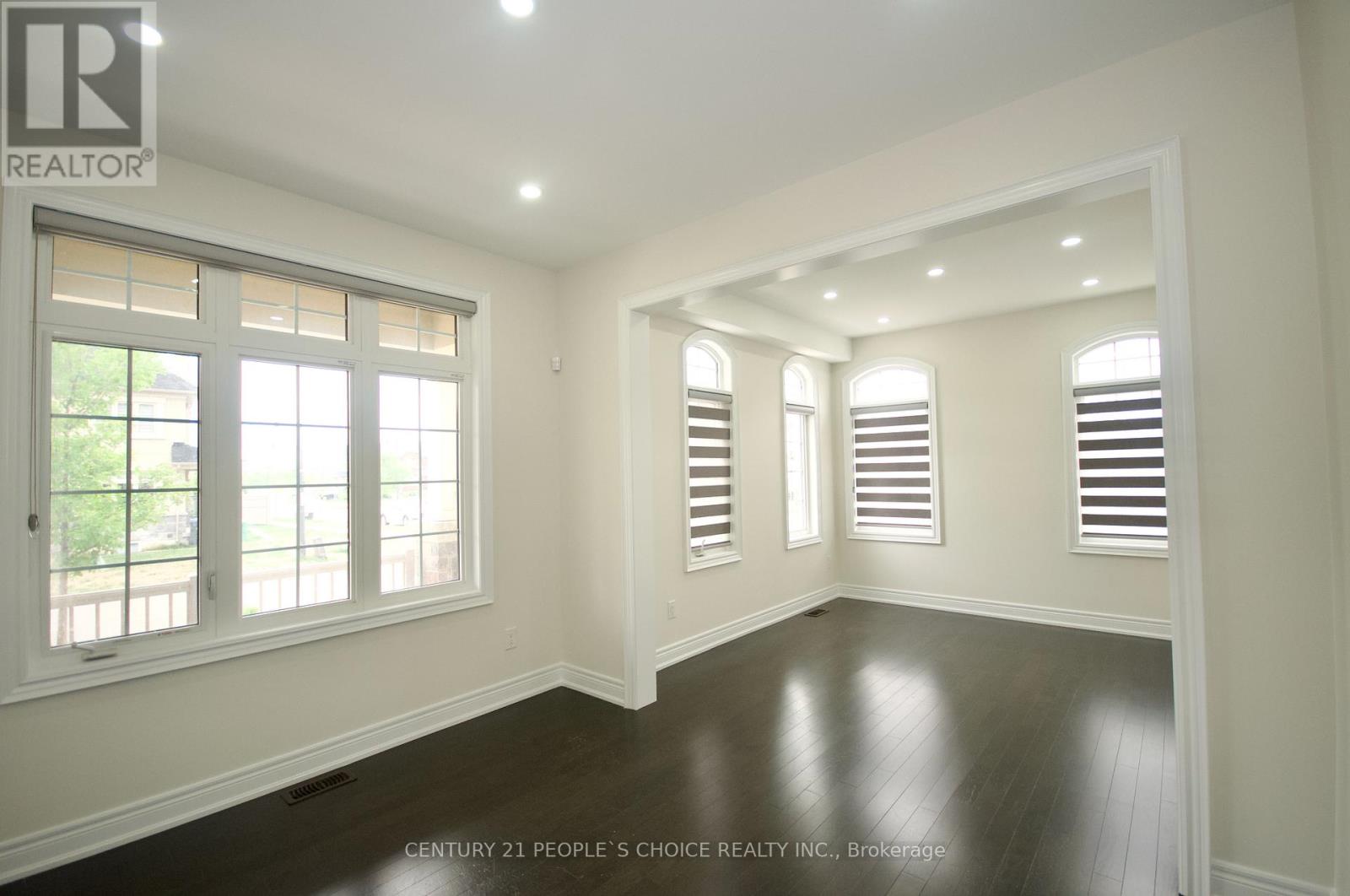 Photo 4 of 42 Seymour Road, Brampton ON