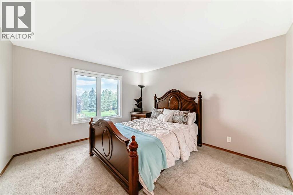 Single Family House for Sale in  Riverview Place SE Riverbend Calgary 