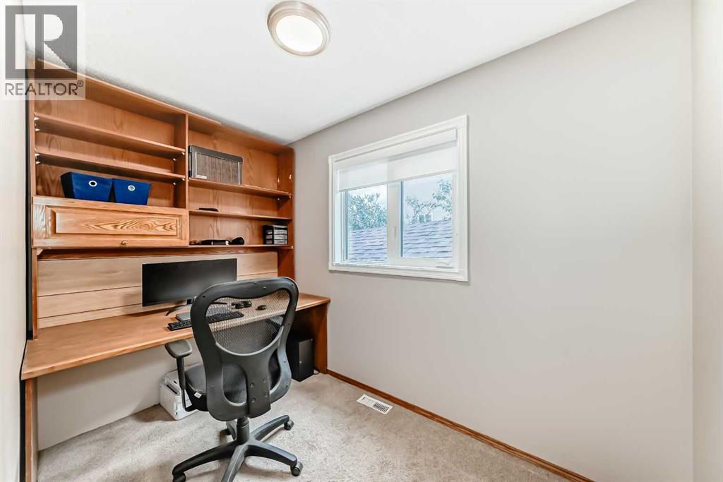 Single Family House for Sale in  Riverview Place SE Riverbend Calgary 
