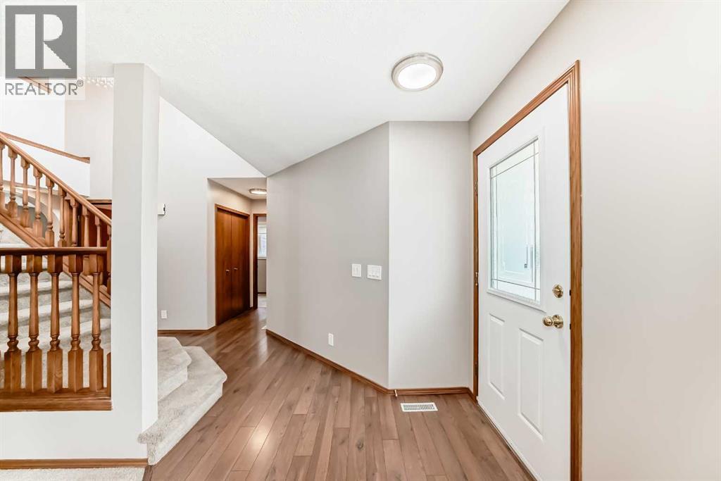 Single Family House for Sale in  Riverview Place SE Riverbend Calgary 