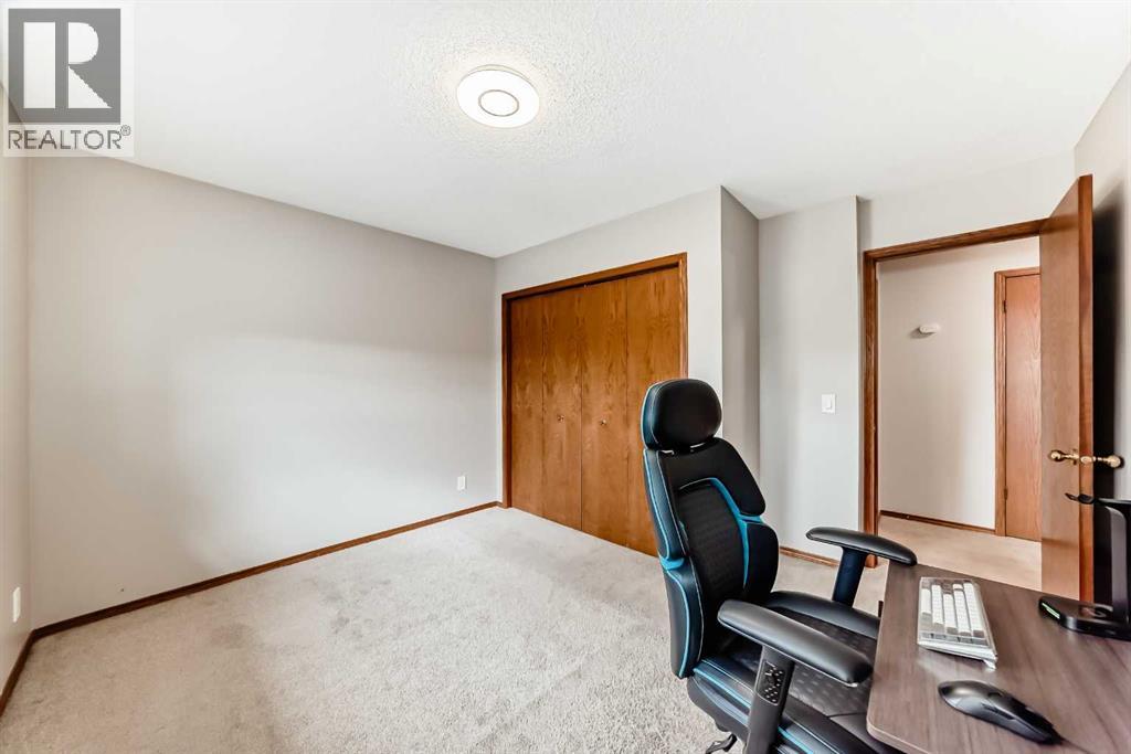 Single Family House for Sale in  Riverview Place SE Riverbend Calgary 