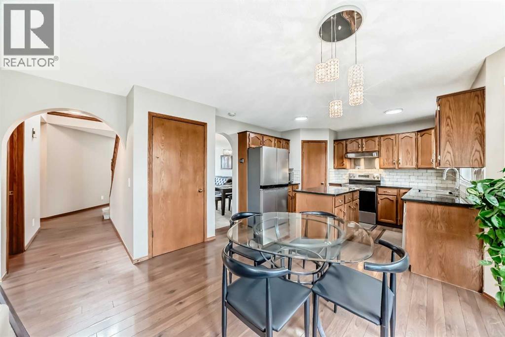 Single Family House for Sale in  Riverview Place SE Riverbend Calgary 
