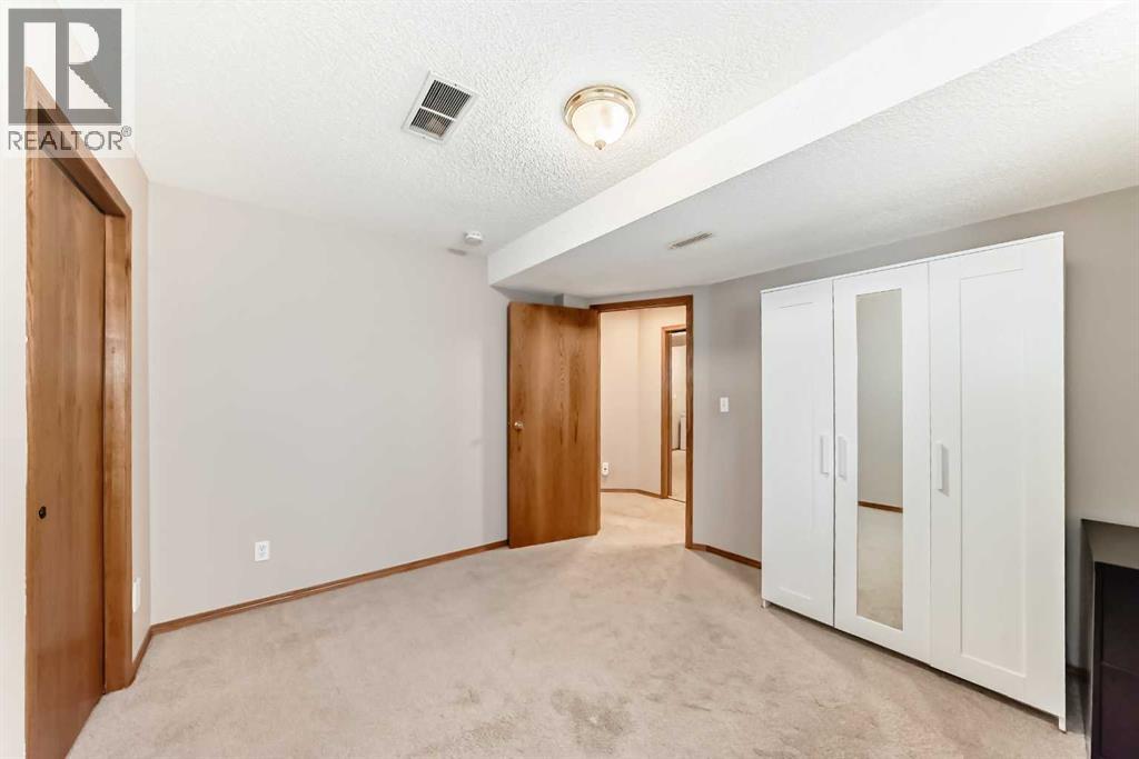 Single Family House for Sale in  Riverview Place SE Riverbend Calgary 