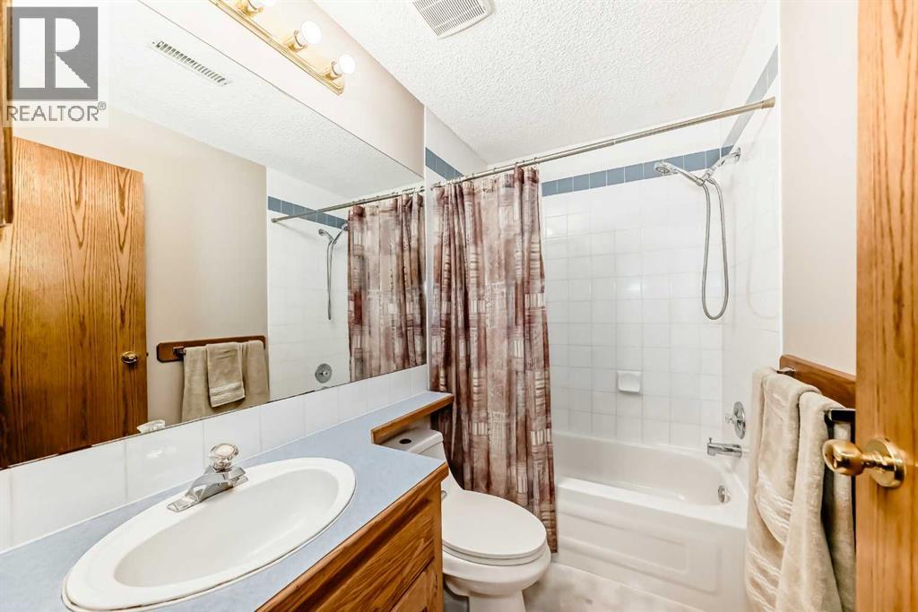 Single Family House for Sale in  Riverview Place SE Riverbend Calgary 