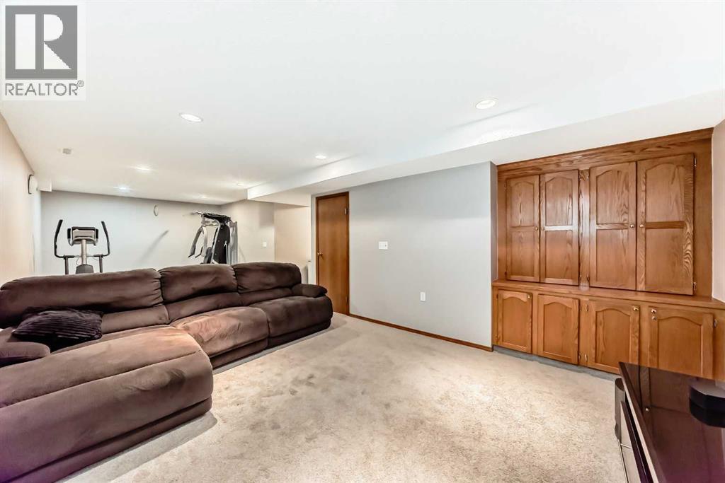 Single Family House for Sale in  Riverview Place SE Riverbend Calgary 