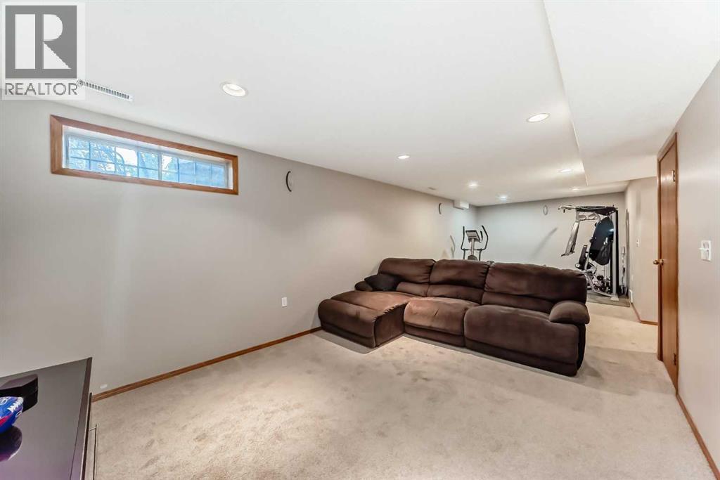 Single Family House for Sale in  Riverview Place SE Riverbend Calgary 