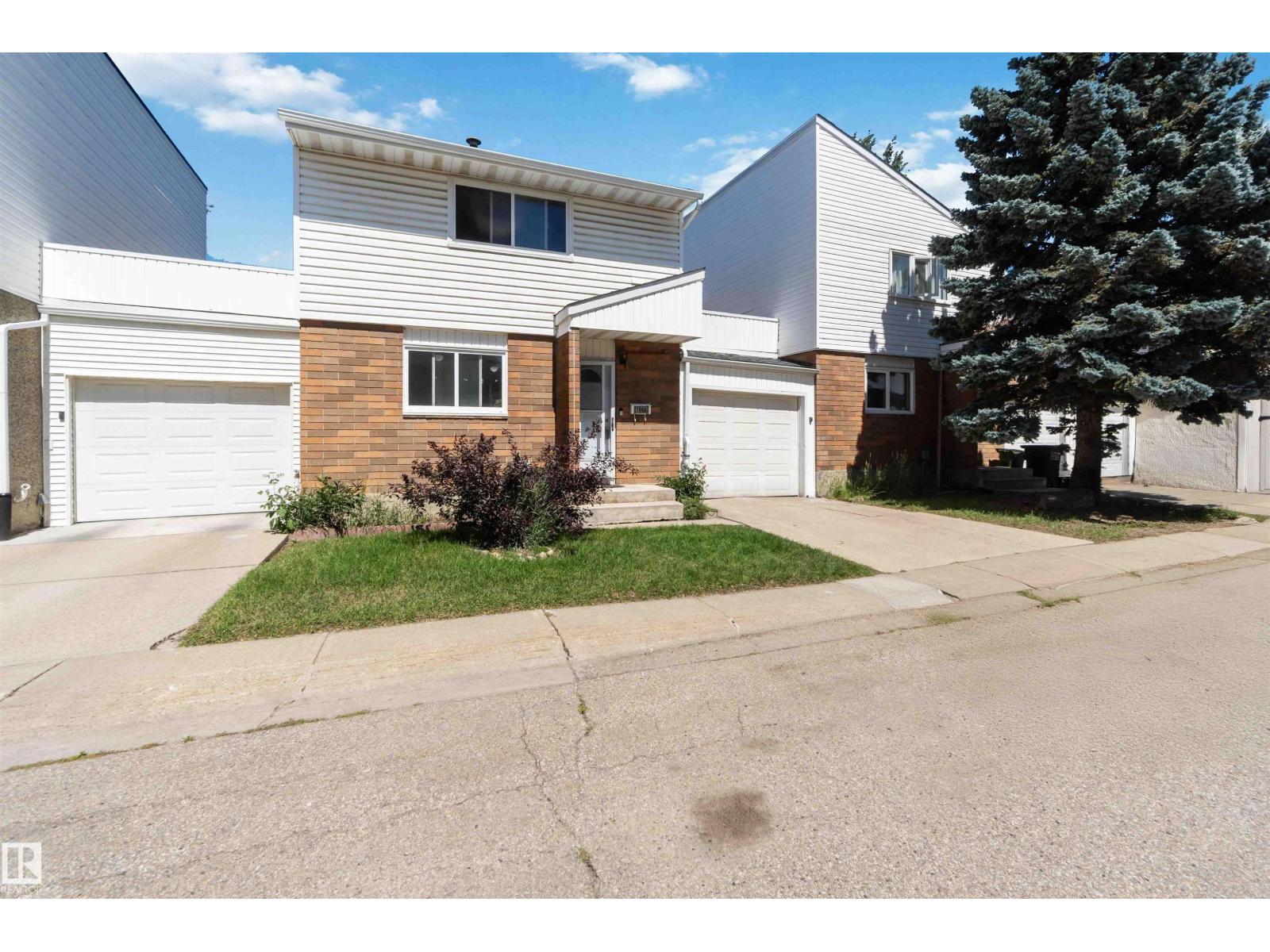Photo 22 of 1096 Millbourne E Nw, Edmonton AB