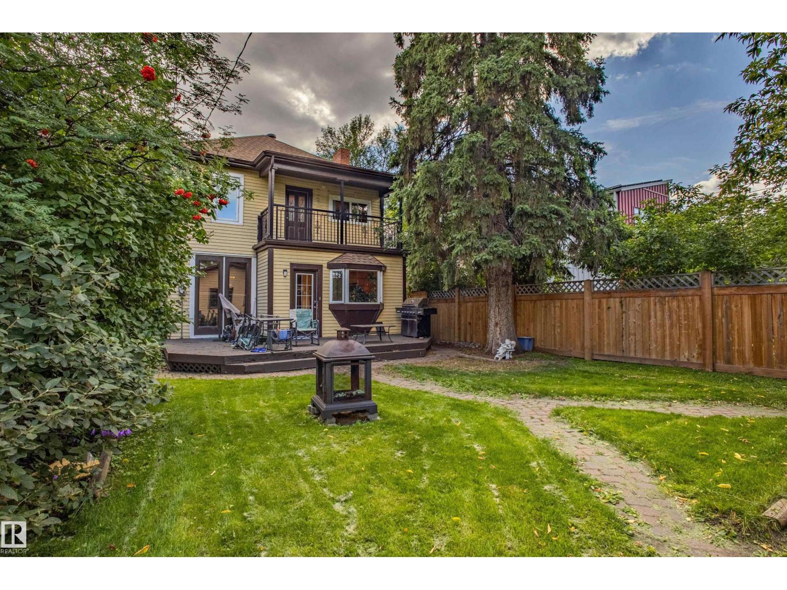 Photo 22 of 9806 88 Av Nw, Edmonton AB