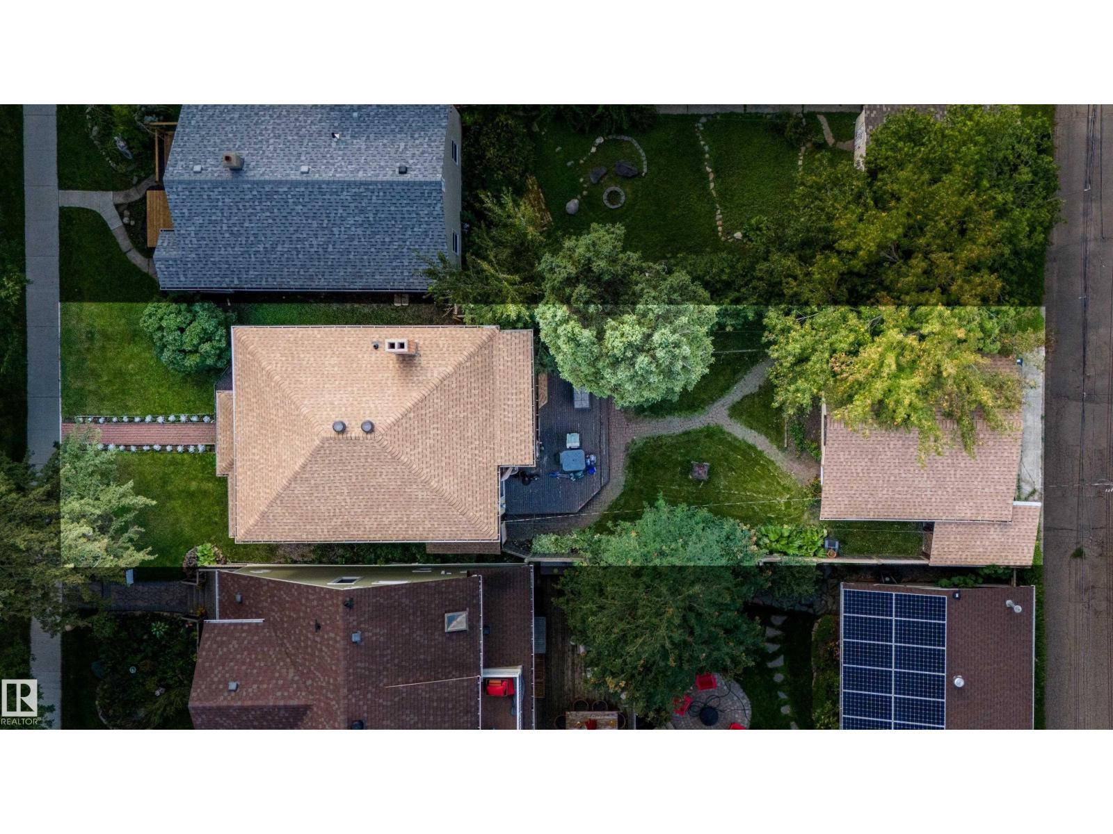 Photo 27 of 9806 88 Av Nw, Edmonton AB