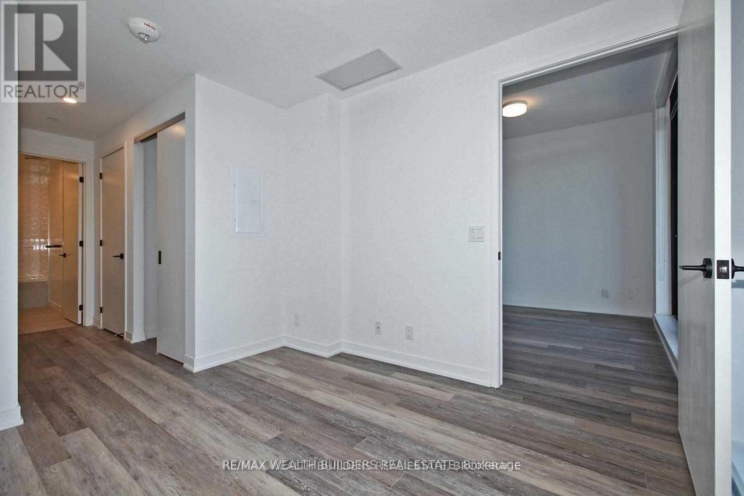 Photo 28 of 511 2118 Bloor Street W, Toronto ON