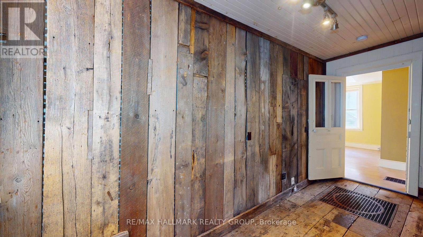 Photo 17 of 10 Wellington Street E, Athens ON